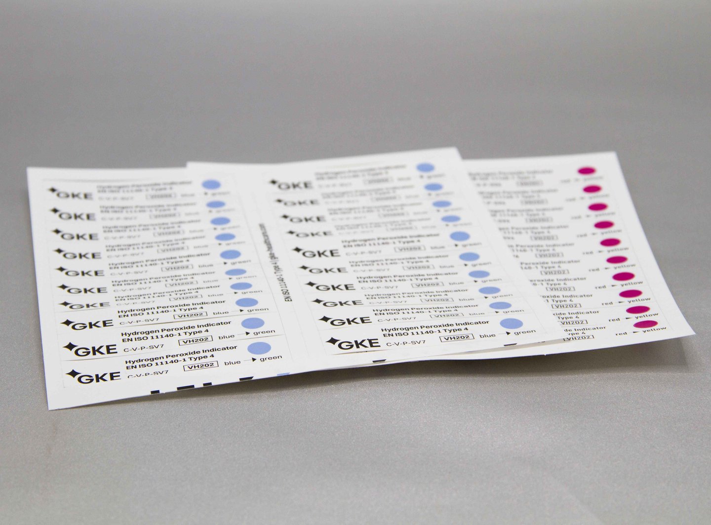 Package indicator type 4 for hydrogen peroxide sterilization processes